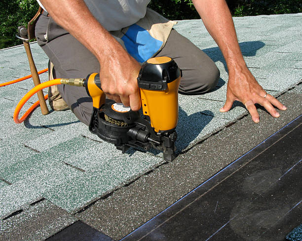 Best Roof Maintenance Services  in North Prairie, WI